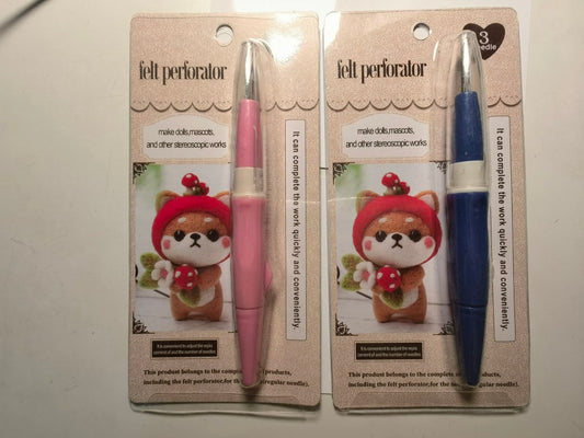 Wool felt pricking needle pen comes with 3 needles to quickly set, saving time and effort.